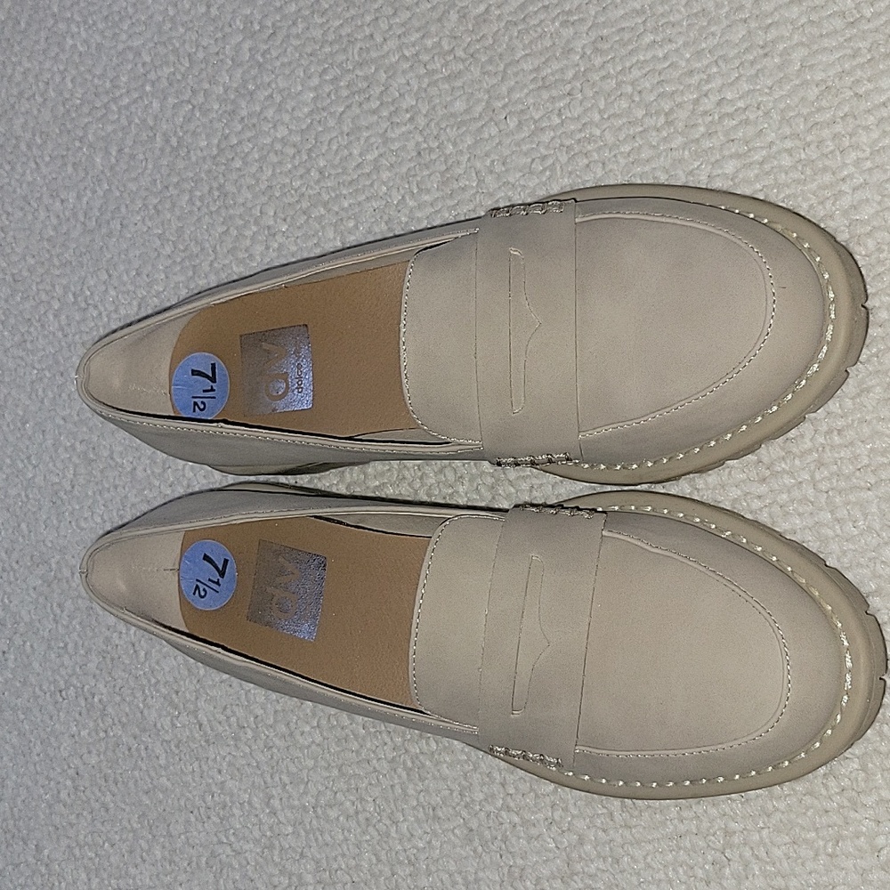DV by Dolce Vita Beige Loafers